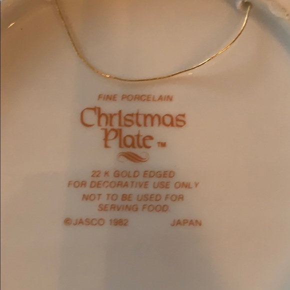 JASCO 1982 vintage Christmas plate 22k gold rim - Picture 2 of 4